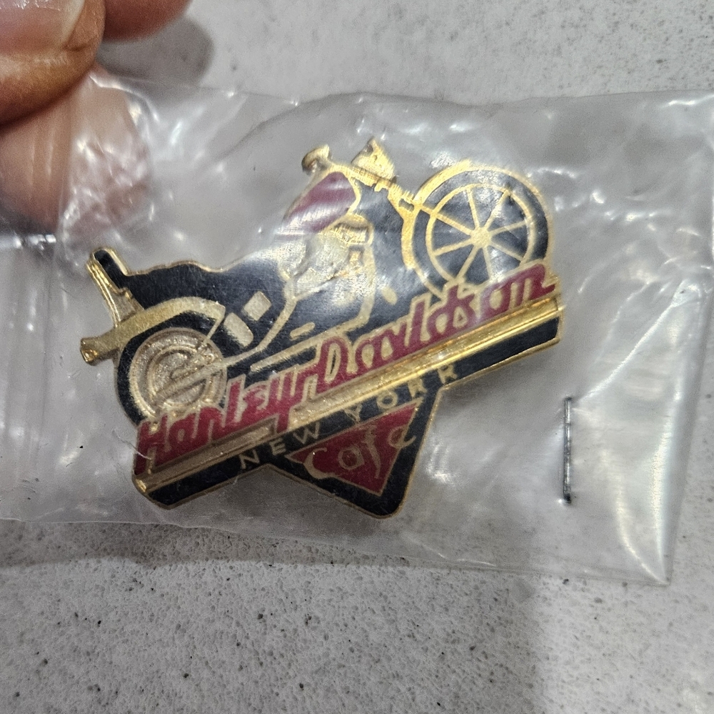 Harley Davidson Cafe pin